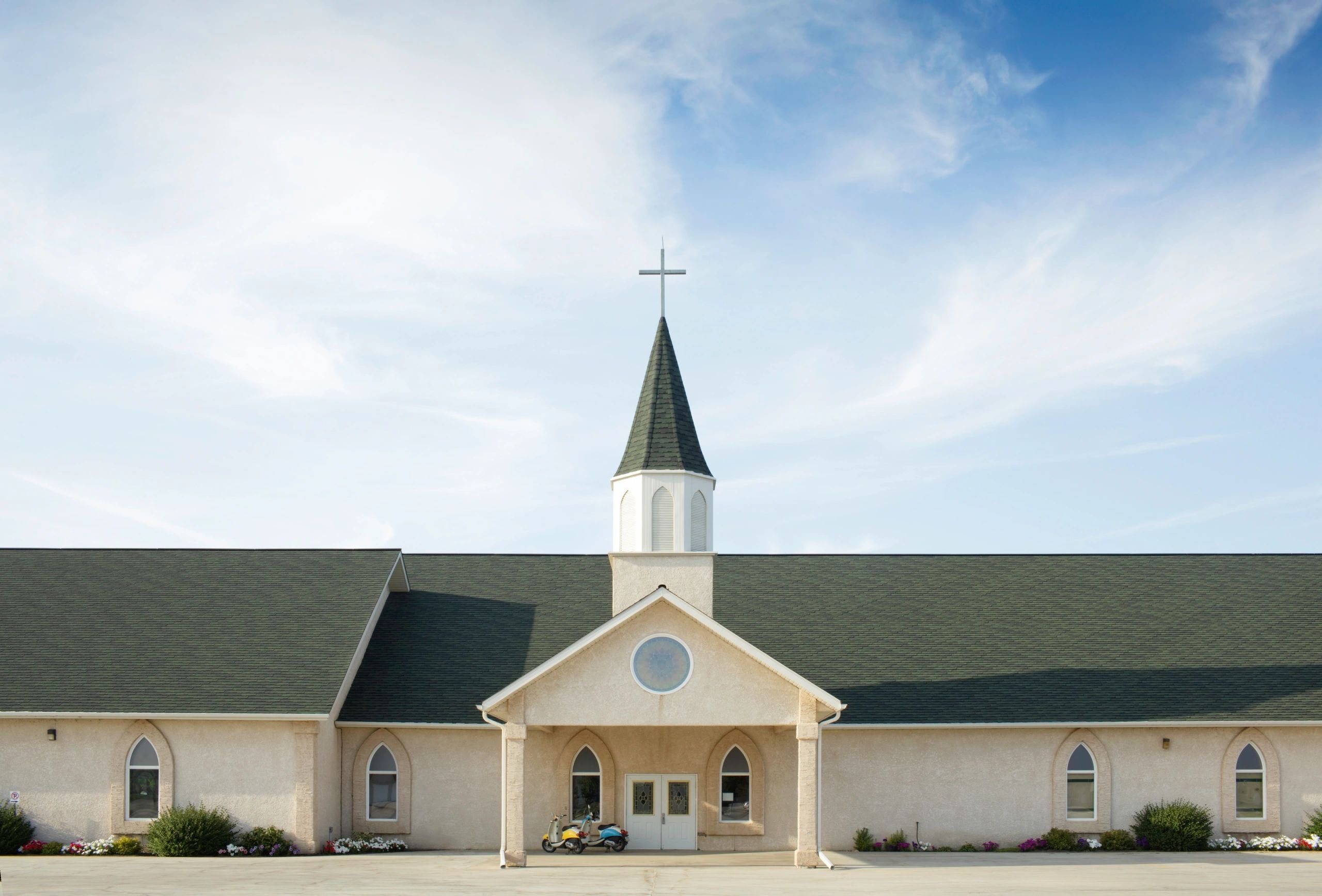Temple Ministries congregation in worship